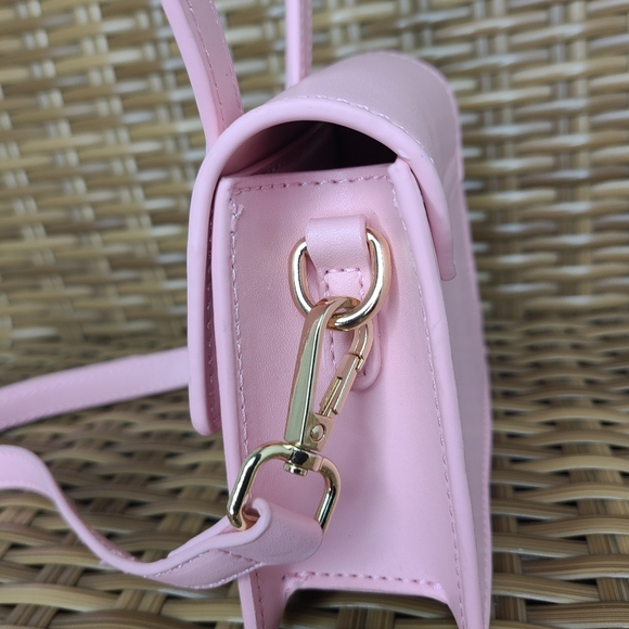 Truly X Barbie Limited Edition Pink Mini Bag Heart Shaped Handle & Crossbody - Picture 9 of 16